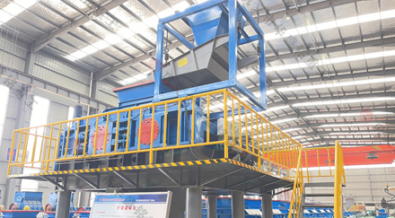 大型全自動(dòng)液壓對(duì)輥制砂機(jī)價(jià)格多少錢